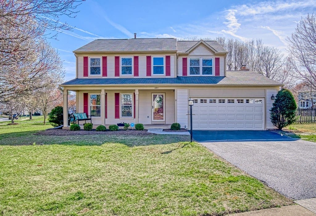 SOLD ANNANDALE 4905 Chanticleer Avenue, Annandale, VA 22003 Focus