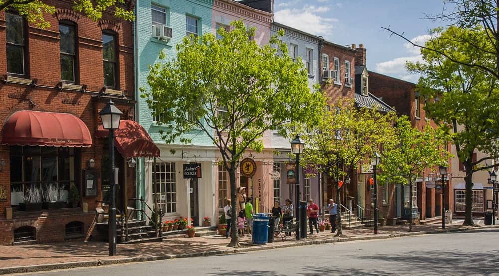 Old Town Alexandria Photo Credit https://casualtravelist.com/25-things-to-do-old-town-alexandria/